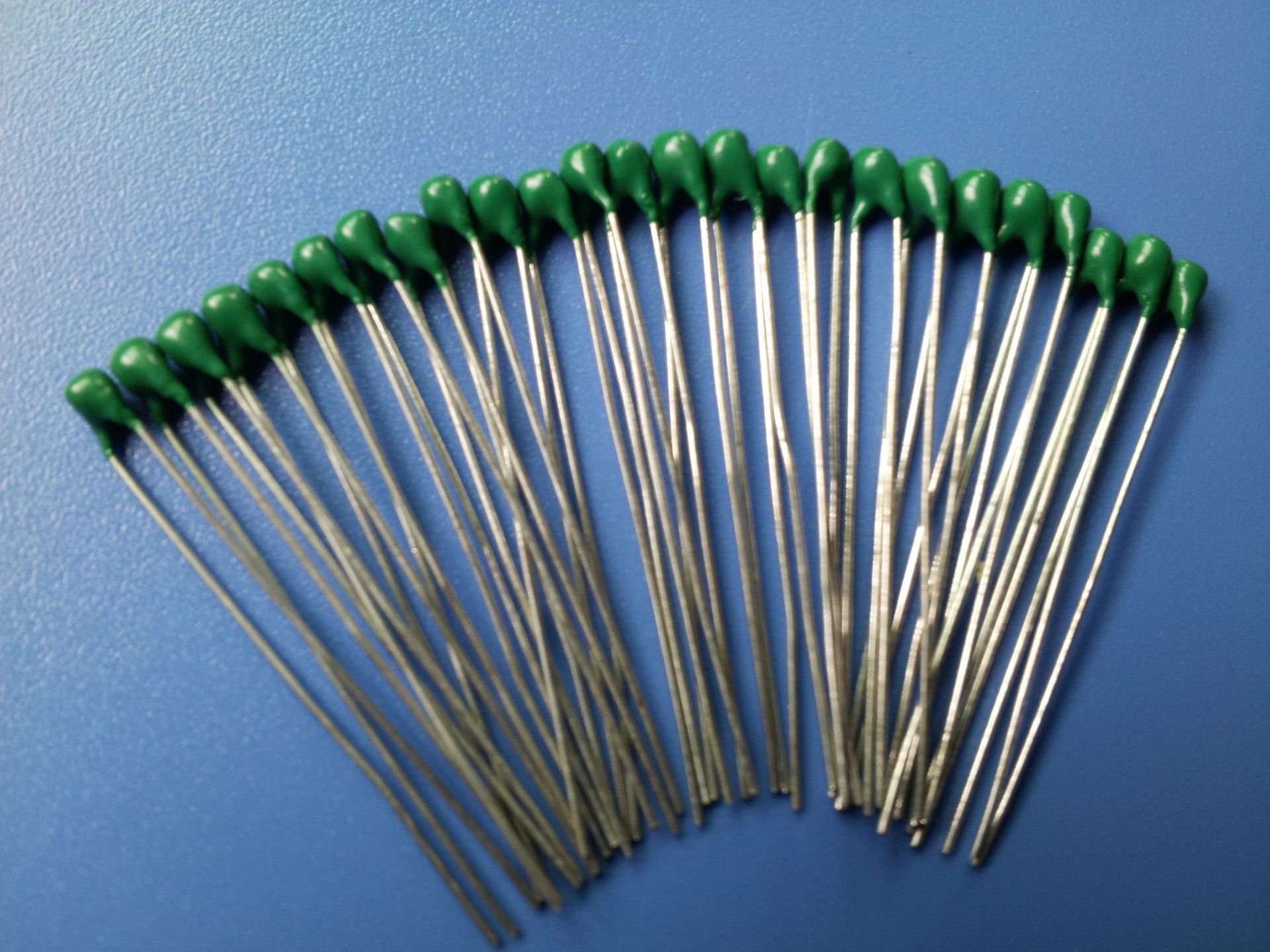 热敏电阻温度传感器用于壁挂炉车载冰箱UPS电源电池温度计冲电桩