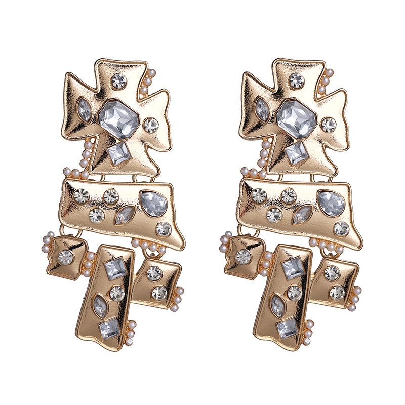 Women's Diamond Stud Earrings display picture 8