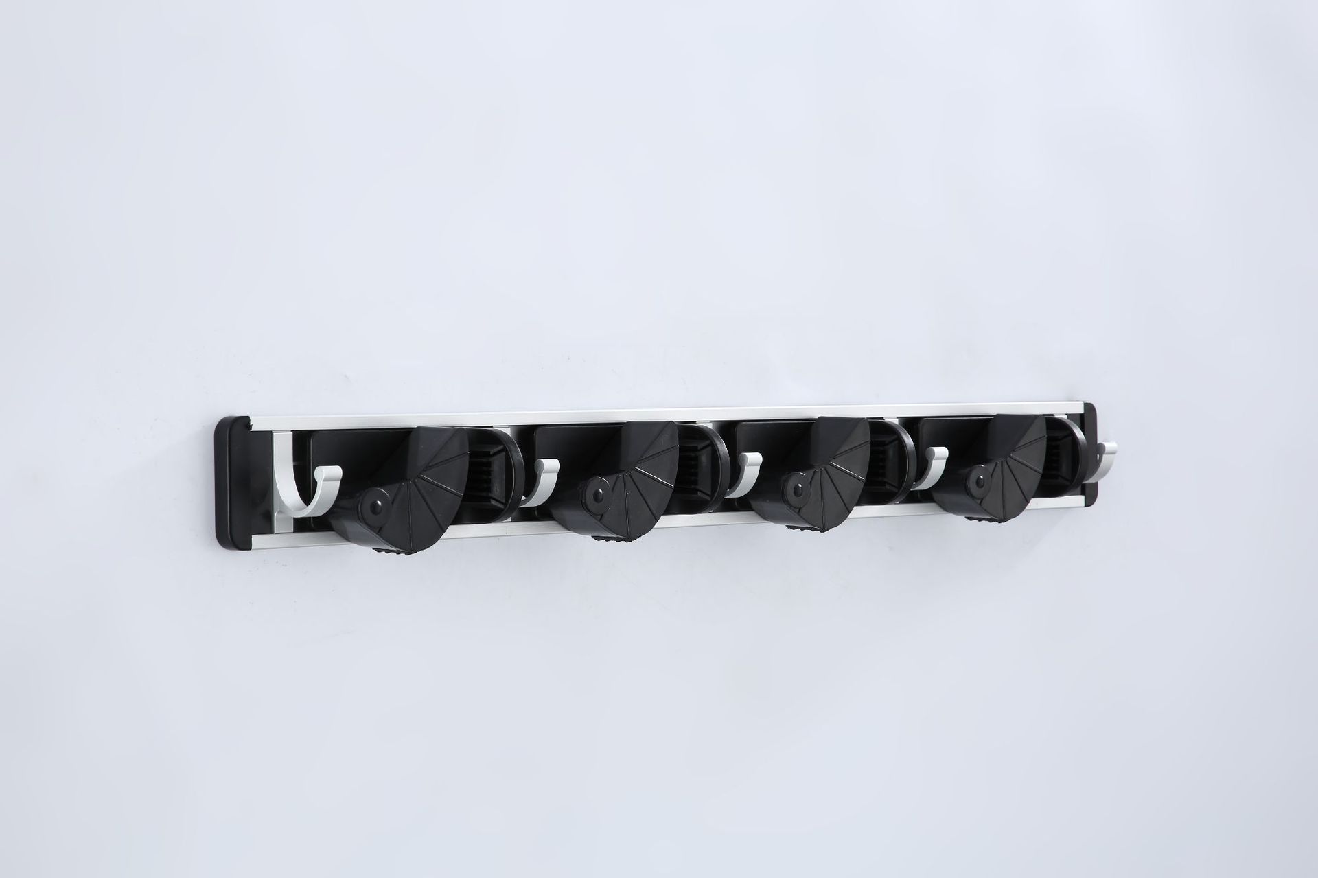 Espacio de aluminio libre de punzonado MOP clip rack escoba rack gancho montado en la pared fregona escoba almacenamiento rack fregona rack fábrica