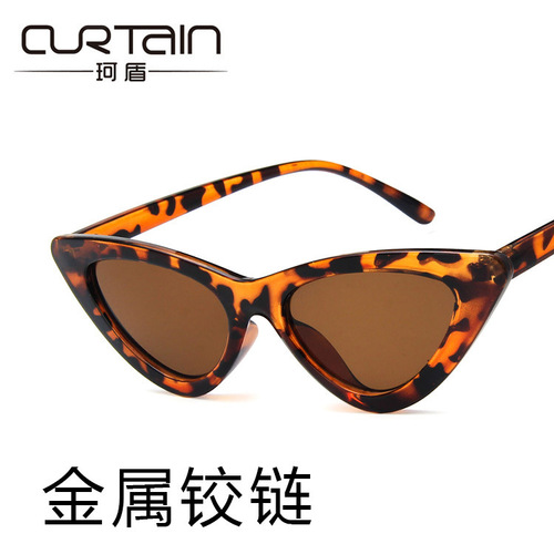 New retro triangle cat eye sunglasses European and American trendy women's small frame sunglasses sunglasses metal hinge