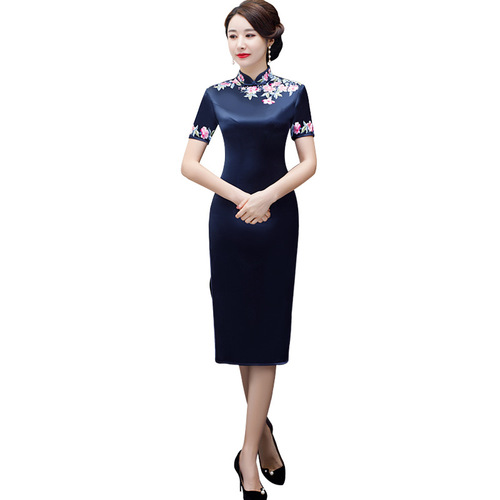Traditional Chinese Dress Qipao Dresses for Women Embroidered long cheongsam banquet wedding banquet large size cheongsam dress dress season