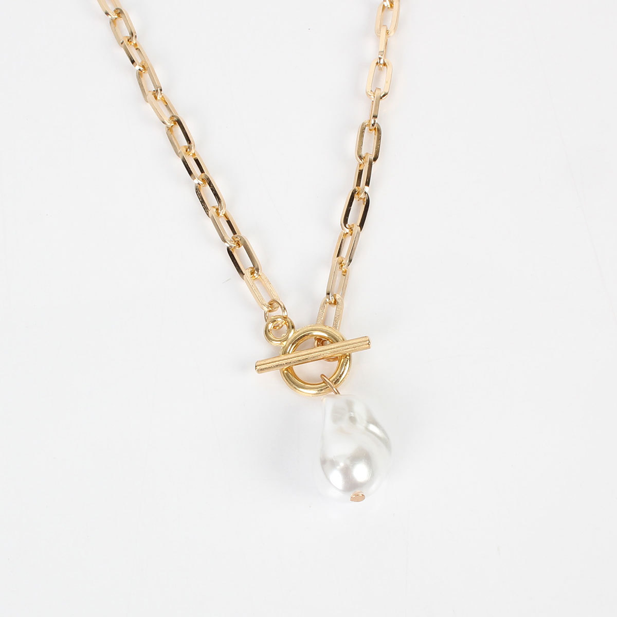 Jewelry Simple And Irregular Pearl Clavicle Chain Pendant Wholesales Fashion display picture 3