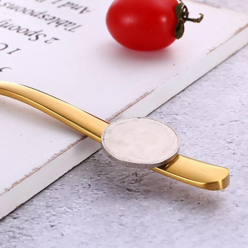 Stainless steel golden colored butter knife, Western food tableware, finely polished thick 666 butter knife, large butter knife