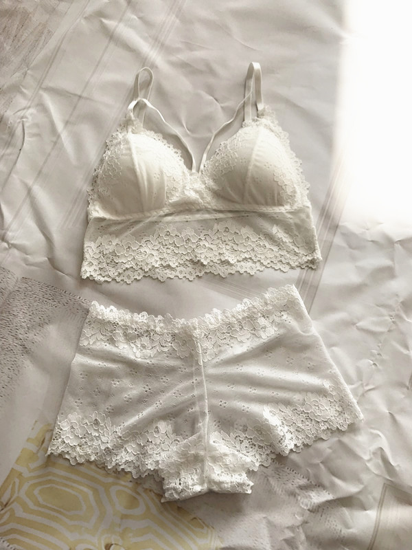 Wireless Bra and Panty Set Image 5