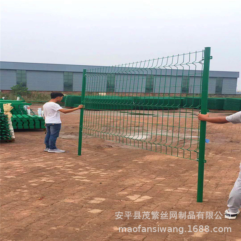 护栏网厂家现货公路边框防护围栏网现货批发高速双边丝隔离铁网