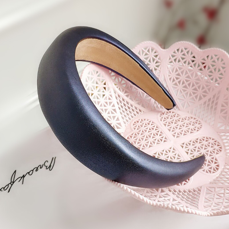 Leather Wide-sided Sponge Headband display picture 3