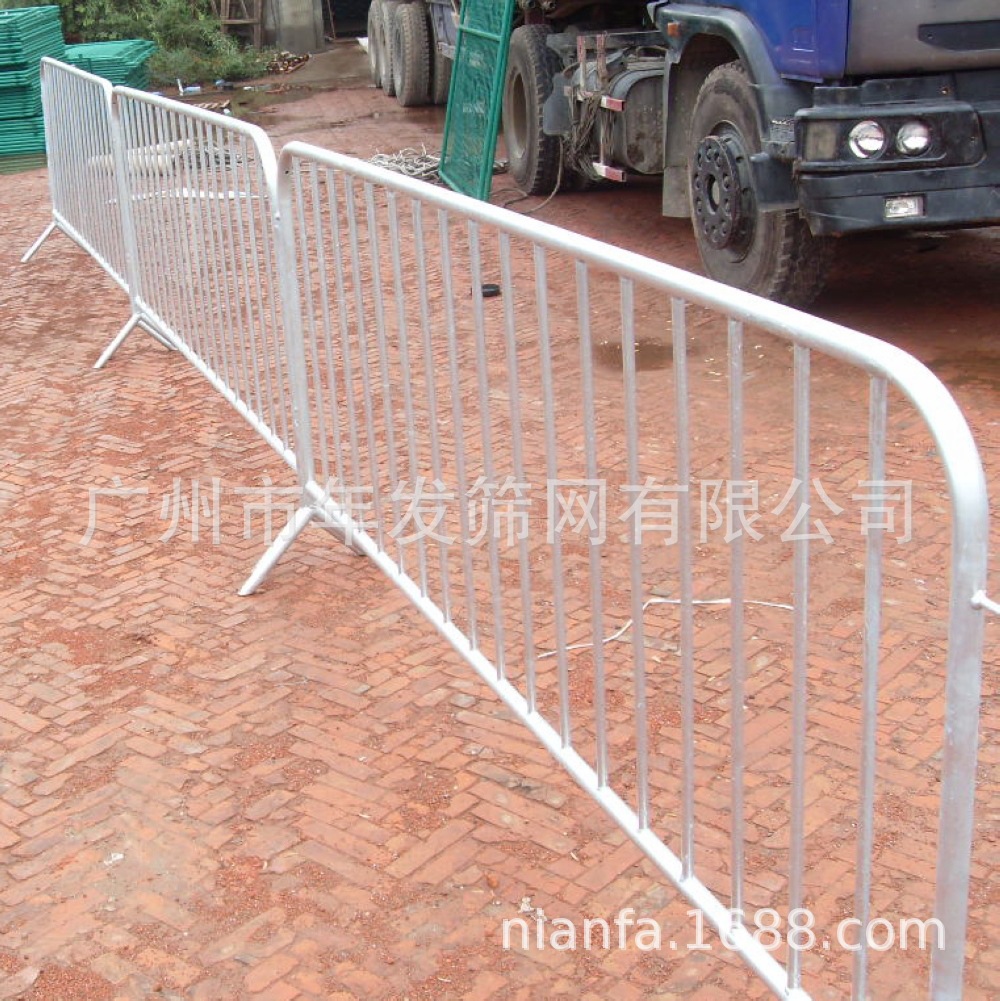广东黄黑临时铁马厂家现货直销 动物园人行道隔离铁马 临时护栏