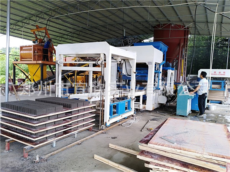出口印度12-15大型隔音水泥砖机全自动免烧砌块成型机设备