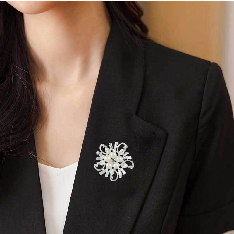 36g Weight Brooches Classification Holiday, Daily Occasion Alloy Material Flower Pattern Women's Gender Plating Design Elegant Style Elegant Pin Flower Alloy Plating Women's Brooches 4