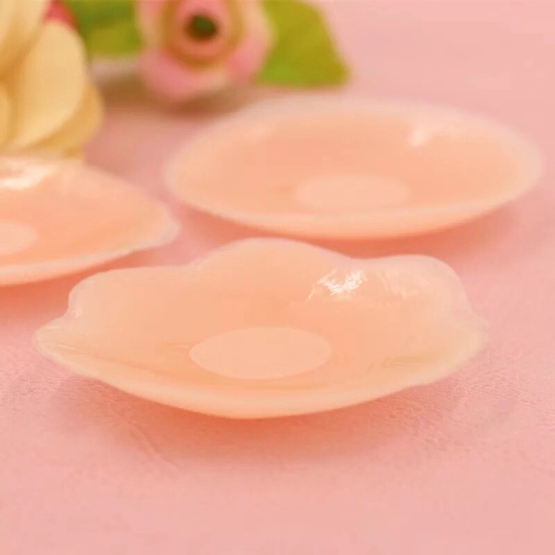 Silicone breast patch anti-bump nipple patch chest patch breathable anti-walking patch silicone swimming invisible bra manufacturers wholesale