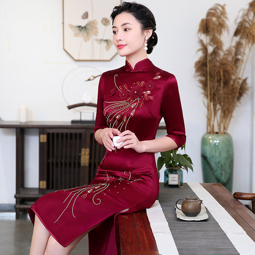 Traditional Chinese Dress Qipao Dresses for Women Embroidery Wedding cheongsam wedding Qipao skirt dress long sleeve 