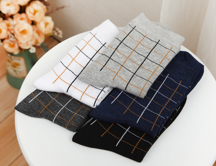 男士竖条中筒棉袜经典纯色男袜