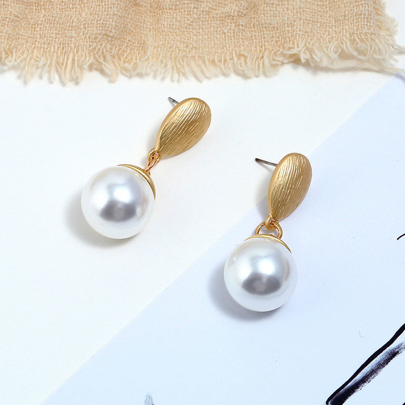 Alloy Korea Geometric earring(White pearl gold)Fashion Jewelry NHKQ2452-White-pearl-gold