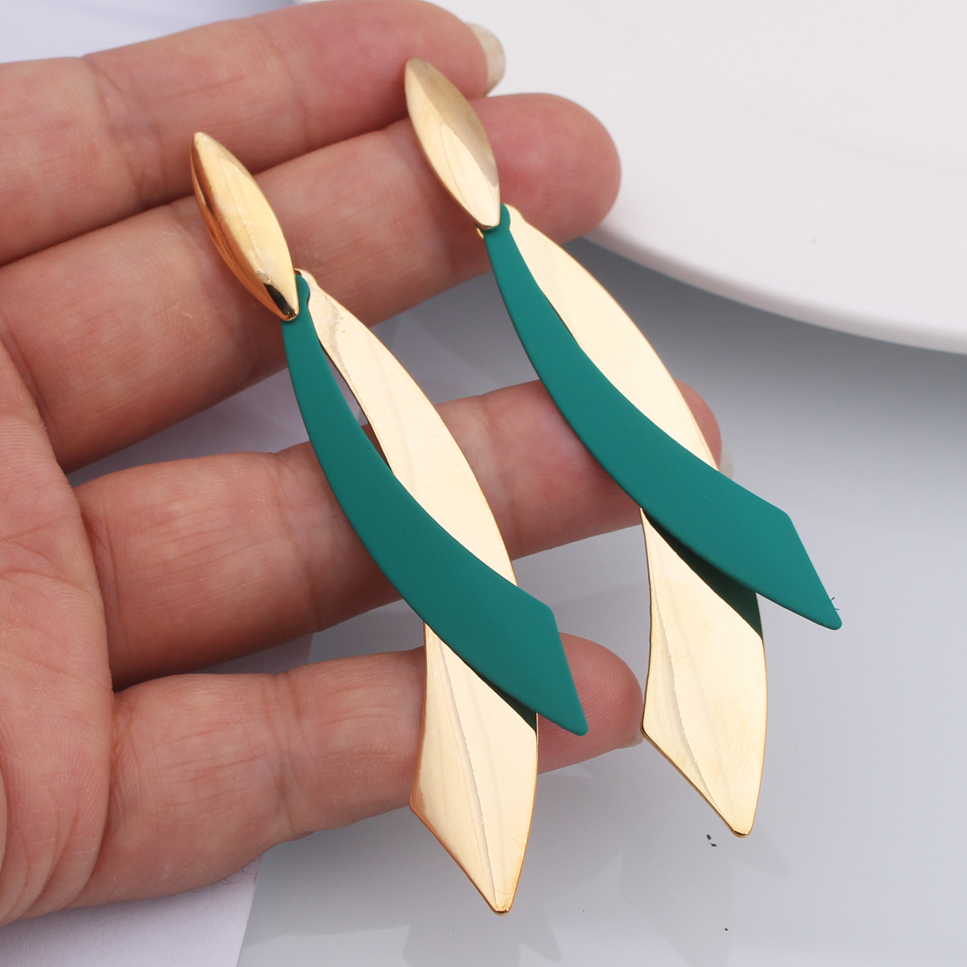 1 Pair Elegant Geometric Metal Plating Women's Drop Earrings display picture 3