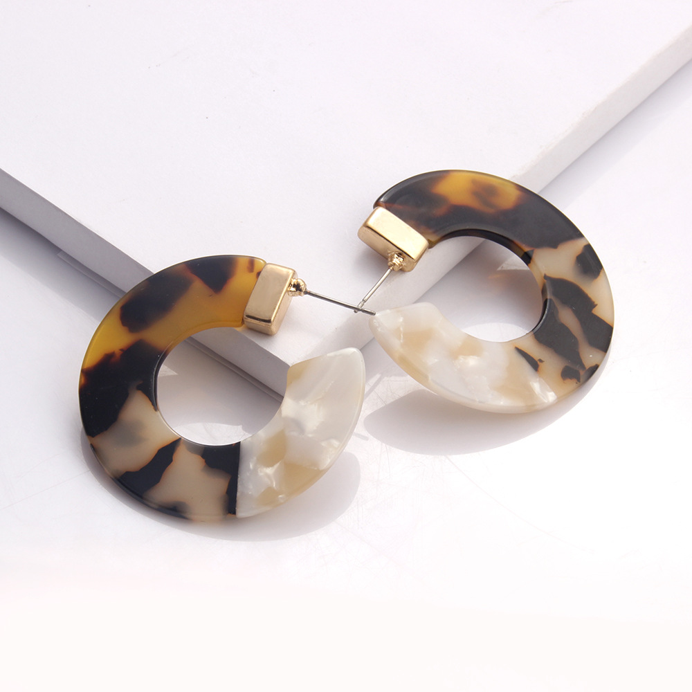 Fashion Three-color Stitching C-shaped Earrings display picture 7