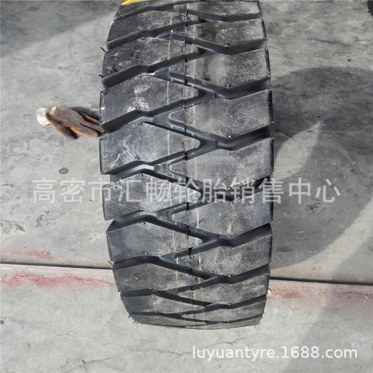 7.00-12 充气叉车轮胎 8.25-12 7.00-15 7.50-15 工业叉车轮胎