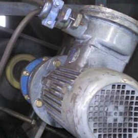 滚刷清扫器 水泥厂电动滚刷清扫器 800型清扫器图片