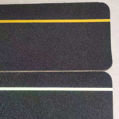 Manufacturer cross-border flat sheet pre-cut PET substrate stair steps anti-slip black luminous reflective strips anti-slip tape