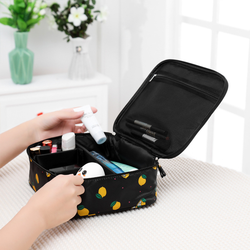 Waterproof Printing Three-dimensional Wash Cosmetic Bag Wholesale Nihaojewelry display picture 14