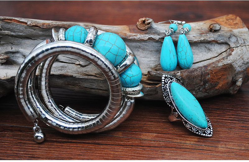 Ethnic Style Round Metal Inlay Turquoise Women's Jewelry Set display picture 1