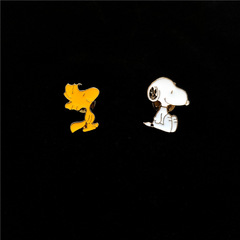 Adorable puppy Snoopy with oil drop pin, ins cartoon cute Japanese dog badge brooch accessory