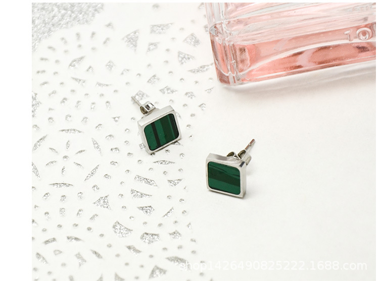 Aretes A Rayas De Acrílico Verde Oscuro Con Baño De Titanio Chapado En Oro De 18 Quilates Joyas De Oro Rosa Para Mujeres No Son Alérgicas display picture 7