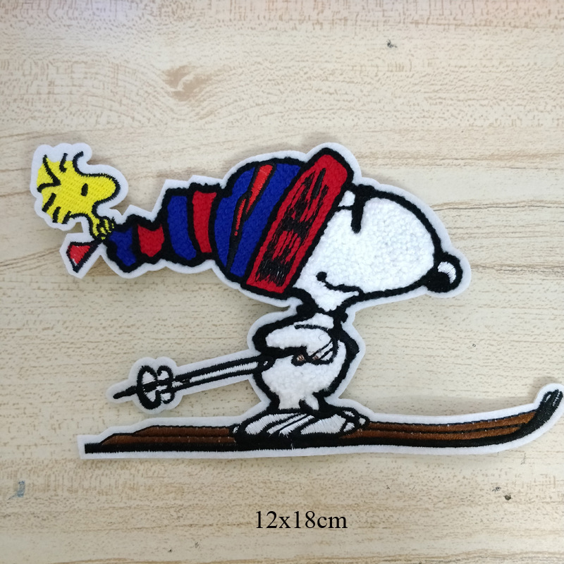 スヌーピー布ステッカー刺繍パッチバッジ子供服アクセサリー穴付きステッカー日本tシャツバッグ装飾diy