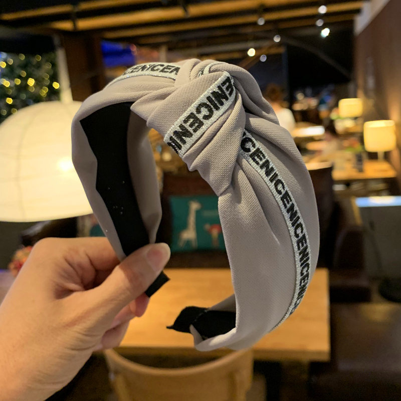 Neues koreanisches breites Rand-Knoten-Clip-Stirnband mit einfarbigem Buchstaben, süßer und niedlicher Haarschmuck für Erwachsene_voghion.com