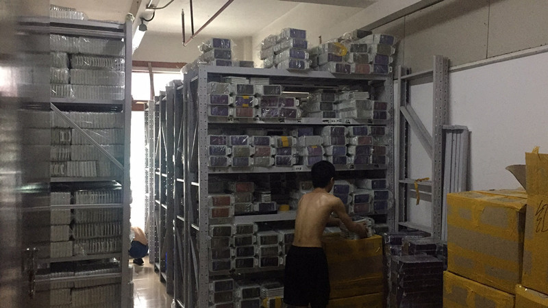 9045250396_2137724095