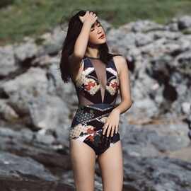 2020新款欧美女士连体泳衣性感高弹网纱印花保守泳衣泳装厂家直销