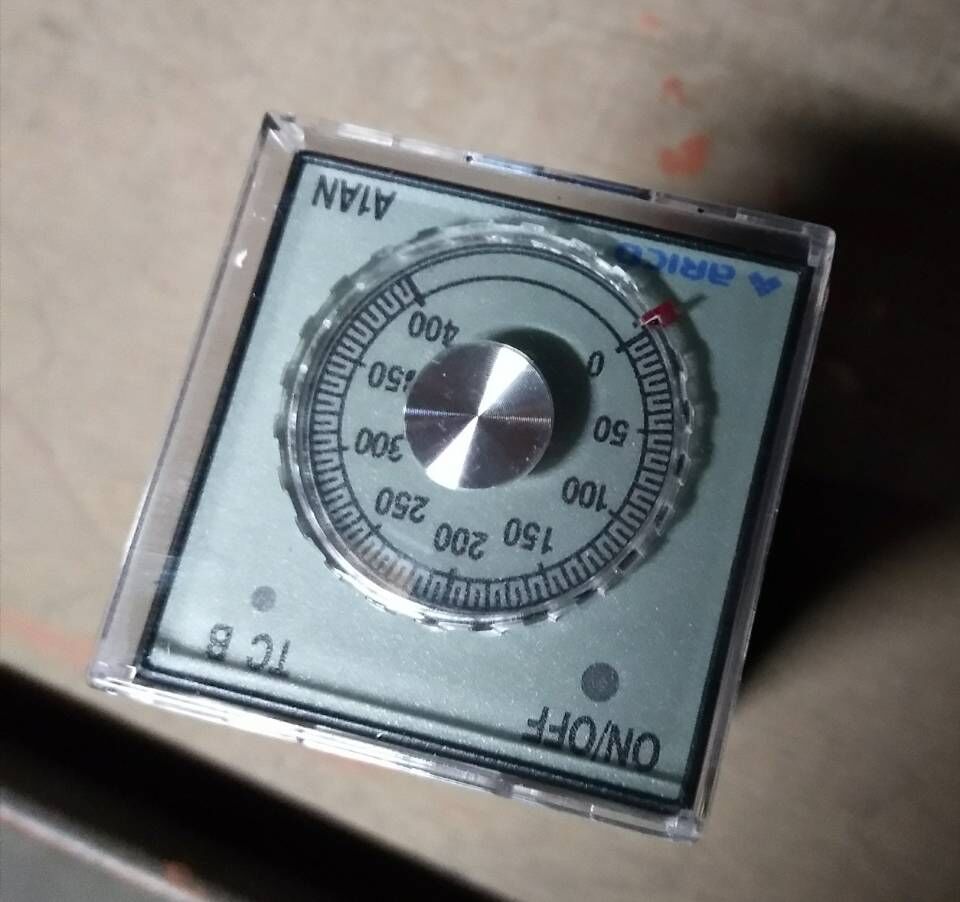 赞扬长新指针温控器  220V