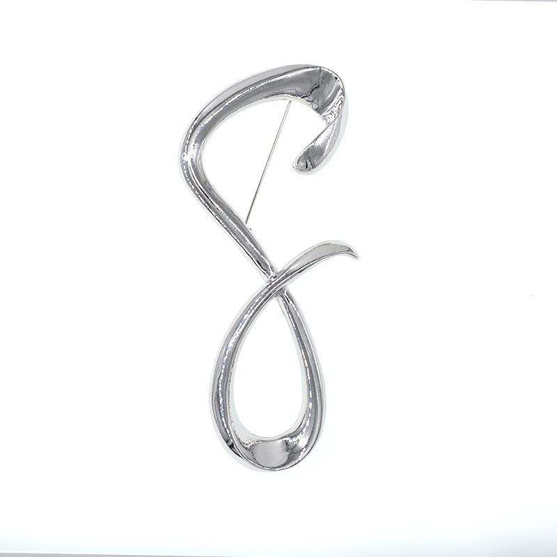 European And American Metal Exaggerated 8 Word Styling Brooch Female Simple Fashion Net Red Brooch display picture 5