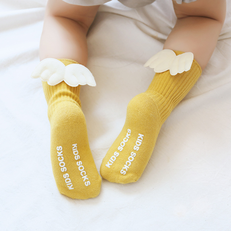 Calcetines para niños primavera y otoño estilo coreano niños y niñas a mitad de la pantorrilla Medias alas pila Calcetines bebé antideslizante piso Calcetines Niño