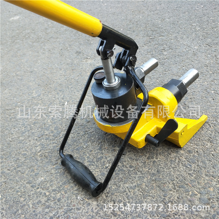 钢轨道岔岔心处的轨距调整用索腾牌YGT-60液压轨距调整器自主生产