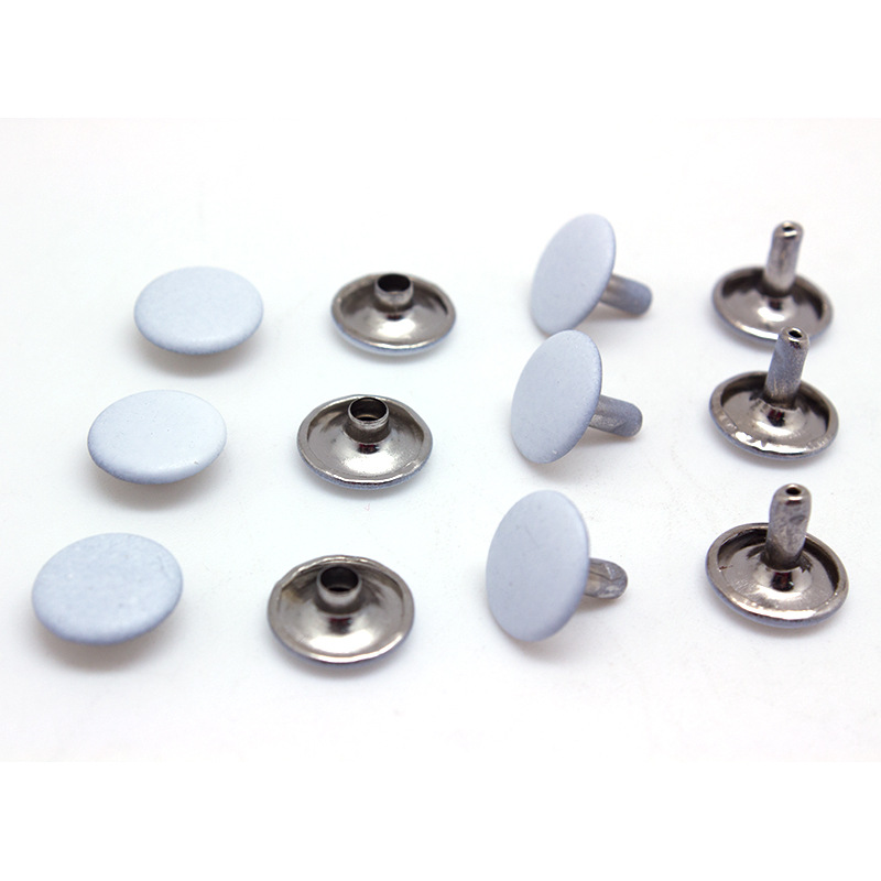 厂家直销8*8双面铜铁金属箱包服饰五金皮带装饰双面喷漆白色铆钉