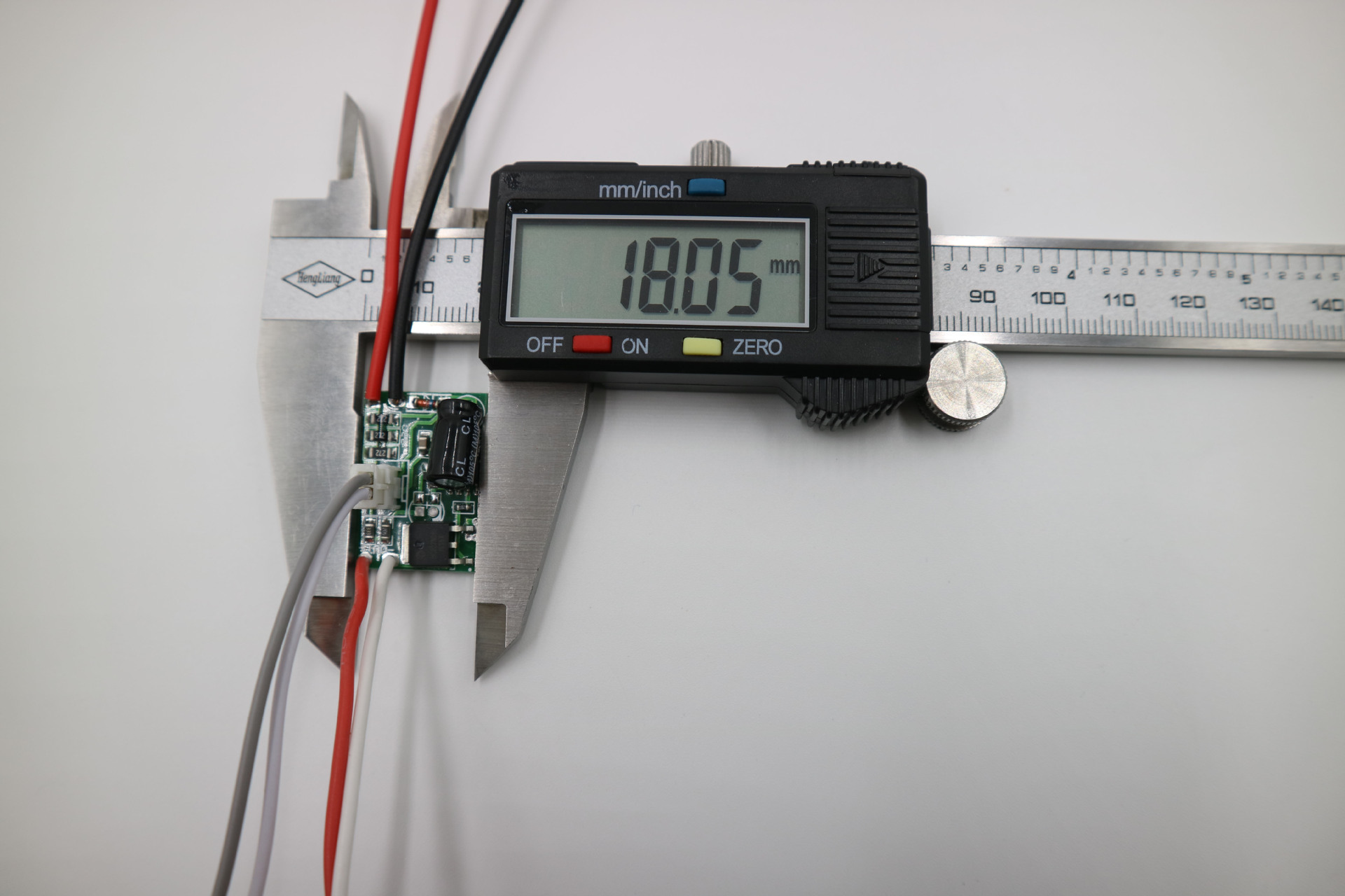 低压光控开关详情图2