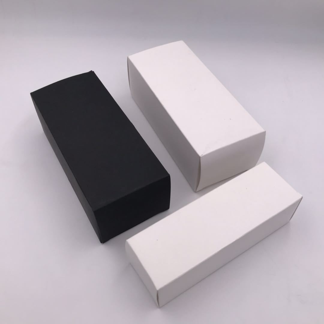 Cajas de papel ligeras de tamaño pequeño y mediano pueden contener gafas de sol, estuches para gafas de sol, monturas de gafas blancas, cajas de pasta de dientes negra y son portátiles.