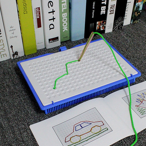 Factory direct sales of children's magic sticky thread board large box children's DIY hand threading drawing board early education toys