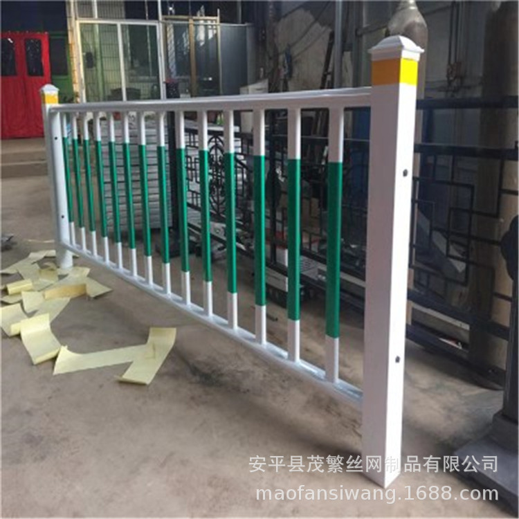 厂家市政现货道路隔离栏交通道路分流隔离栏京式道路隔离栏