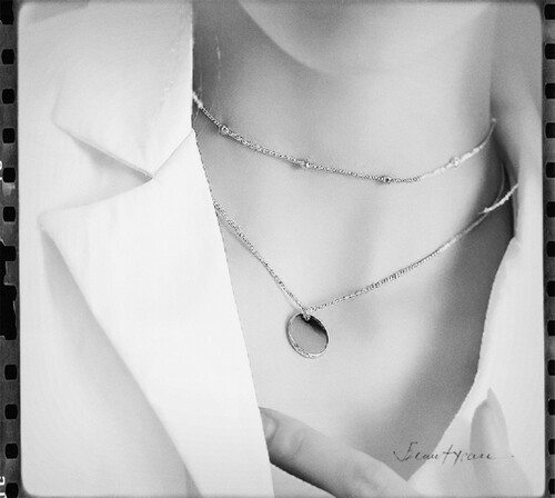 AliExpress European and American multi-layer necklace women's clavicle chain simple round pendant short neck chain necklace jewelry