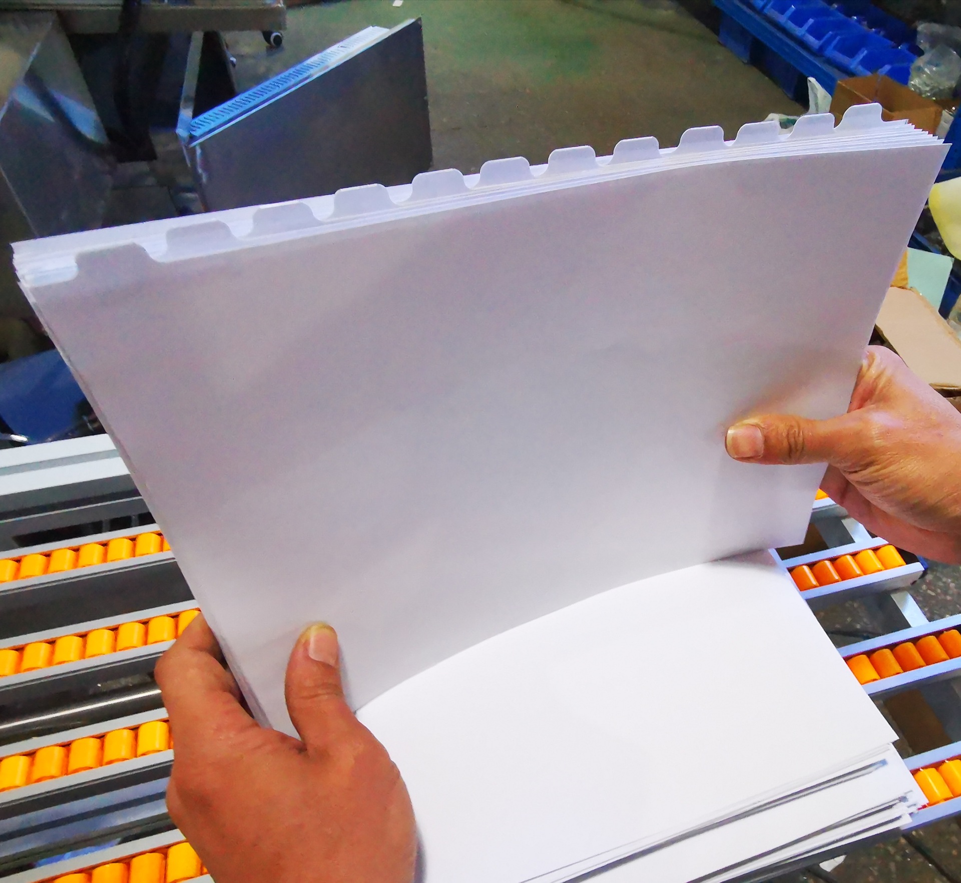 活页笔记本配页机彩色分隔页索引纸自动配款配色（高效省成本！）