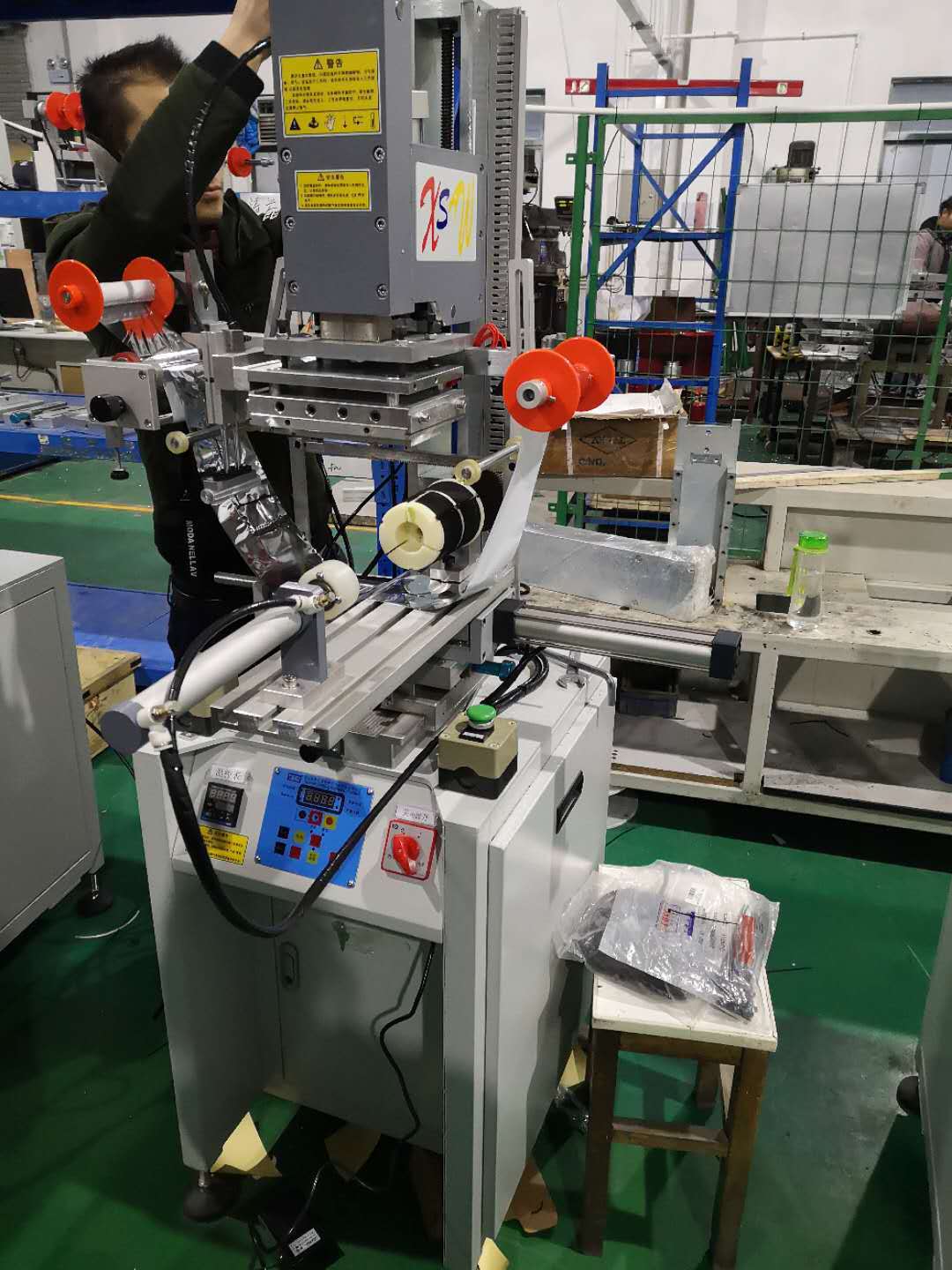 张福林 曲面烫金机1