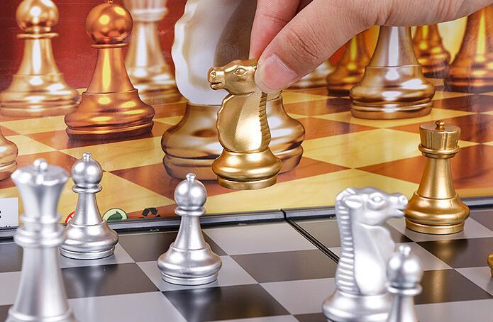 Magnetic Folding Set, Educational Interactive Leisure Medium-Sized Gold And Silver Chess Board Game_desvips.com