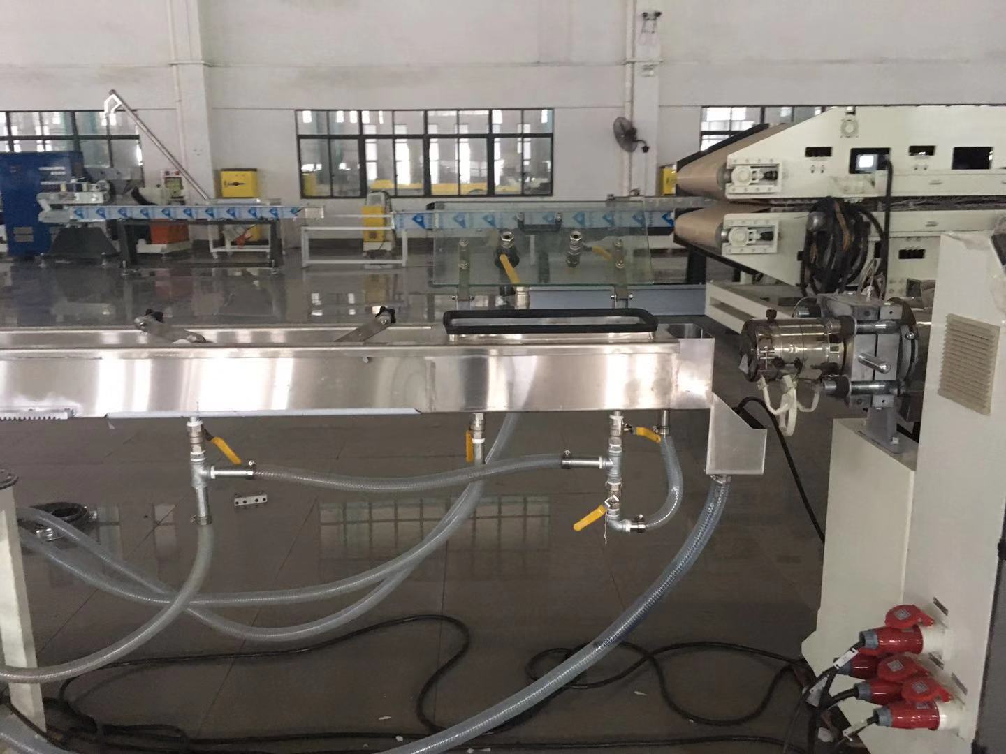 PP  PE电线缠绕套管押出生产线缠绕管押出机电线走线缠绕机