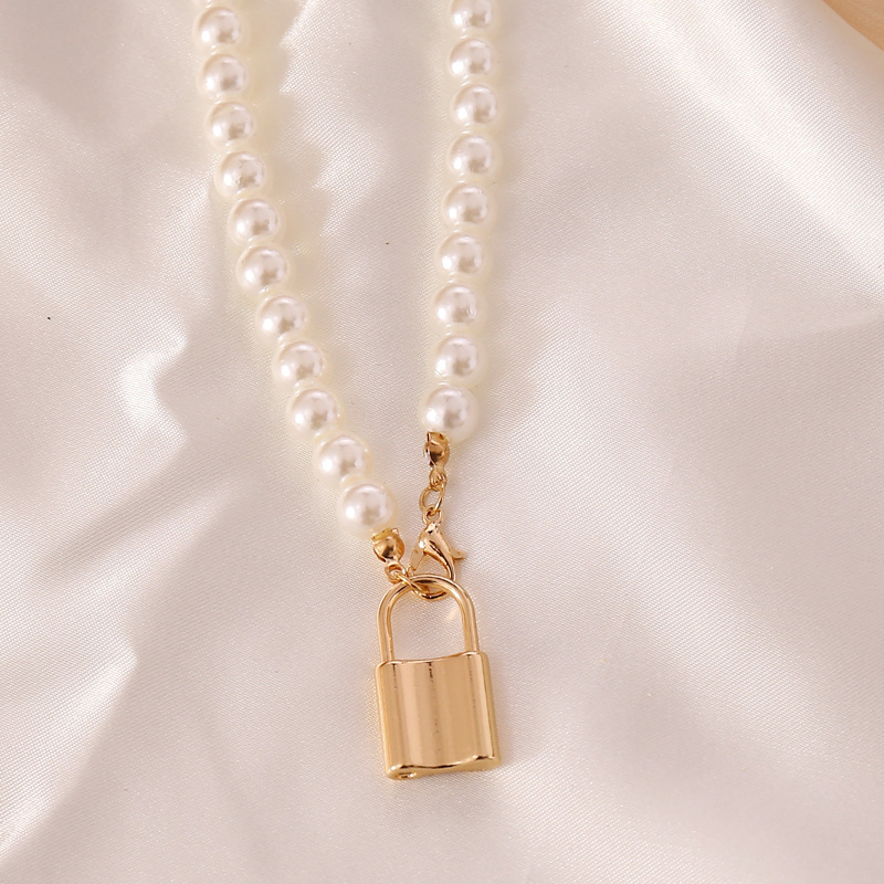 Fashion pearl lock necklace bracelet set