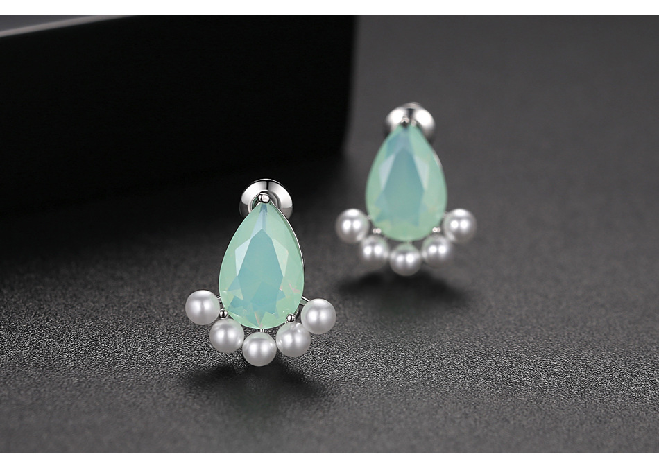 Jinseguo Ning Boucles D'oreilles Mode Coréenne Doux Creative Petits Pieds Femmes De Perle De Cuivre Zircon Incrusté De Boucles D'oreilles Boucles D'oreilles display picture 4