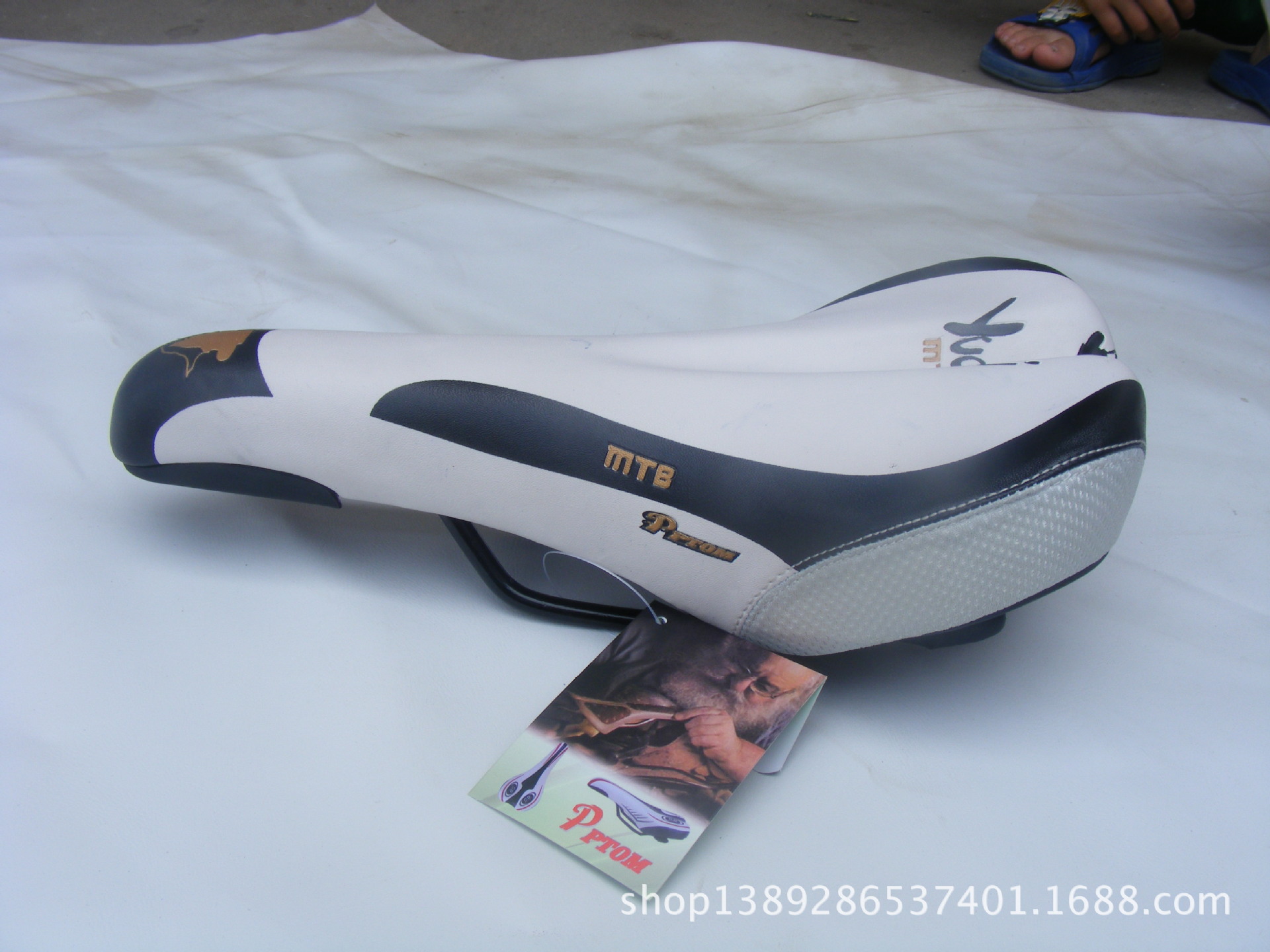 猎途厂家 山地车自行车配件装备 死飞车舒适坐垫户外骑行用品