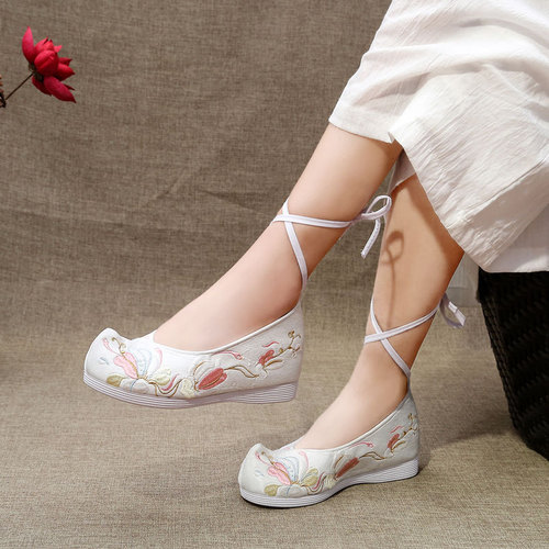 Chinese hanfu shoes retro inner heightening embroidered shoes ancient chinese shoes china wedding shoes for women