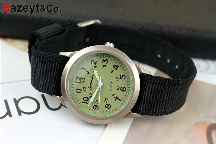 Amazon AliExpress estudiantes de la escuela primaria y secundaria cognitiva tiempo nylon reloj los niños moda luminosa lienzo ejército
