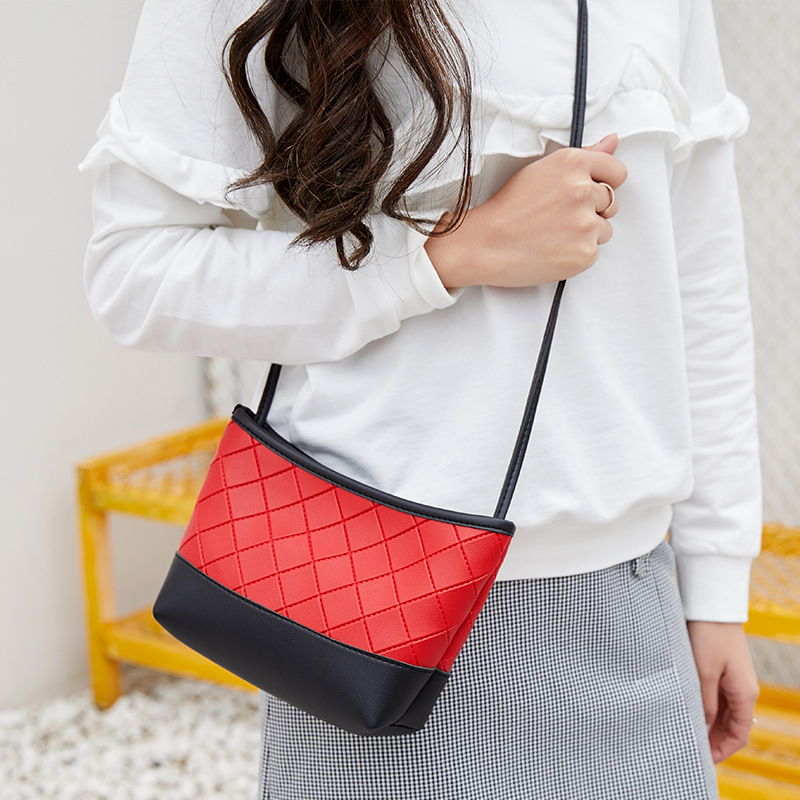 厂家直销2019春夏韩版ins女包 菱格单肩水桶包 撞色斜挎包手机包|ru